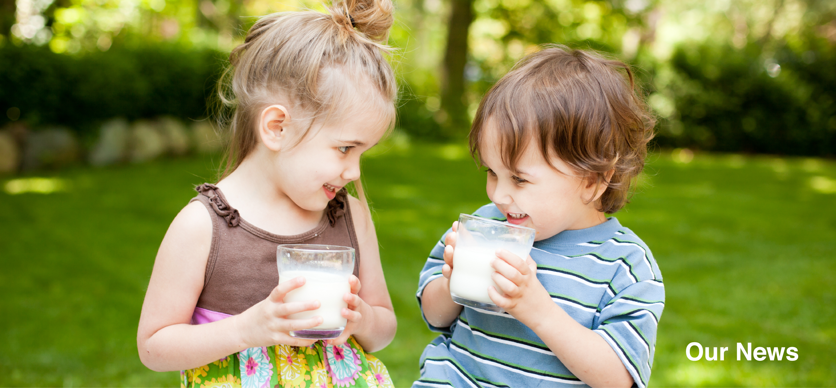 Children drinking milk